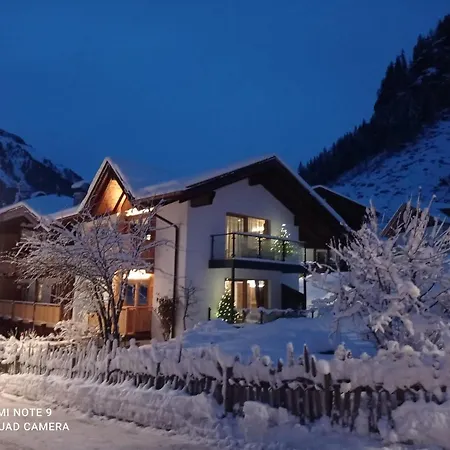 Orchidea Apartment *